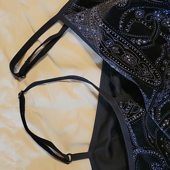 Chico's women's Black shimmer camisol w/built-in bra & adjustable straps Size 3 - Picture 7 of 12